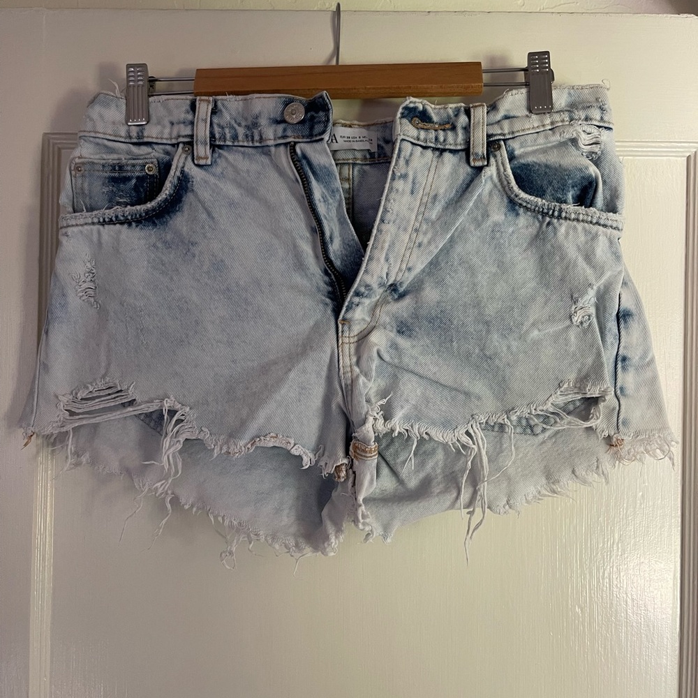 Zara size 6 womens denim light washed shorts